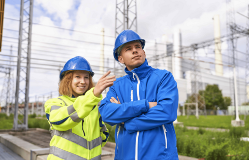 zwei dual Studierende 